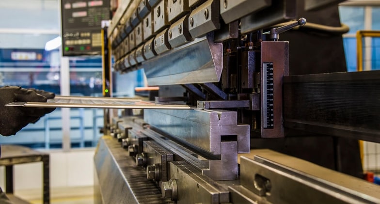 Most common types of cutting machine that are used in metal factory