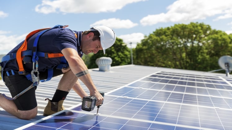 3 Critical Signs Your Solar Panel Requires Urgent Repair