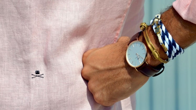 Is Wearing a Watch Unfashionable?