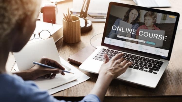 7 Ways Digital Marketing Courses Can Help You Advance Your Career
