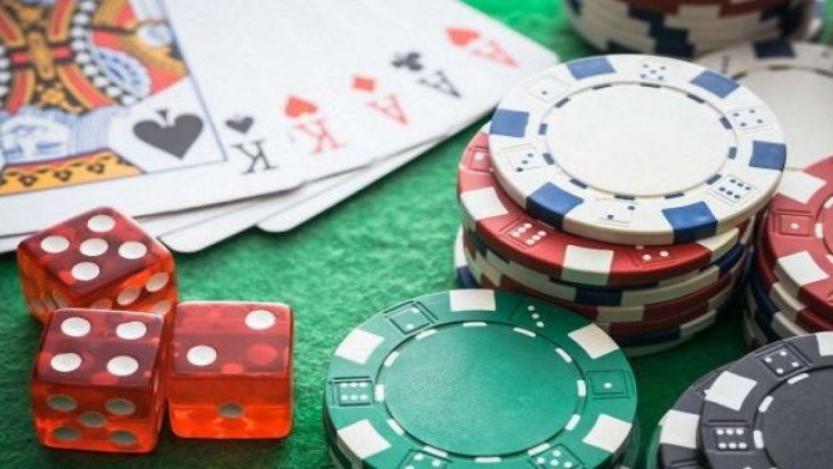How to Play Casino Games with Fake Money