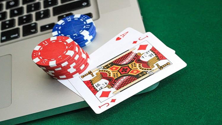 The mistakes to avoid when you are playing poker