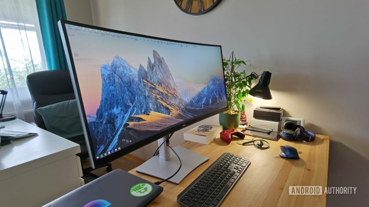 4 Reasons to Buy an Ultrawide Monitor