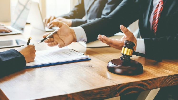 A fundamental overview of debt lawsuit defense: Get an attorney early