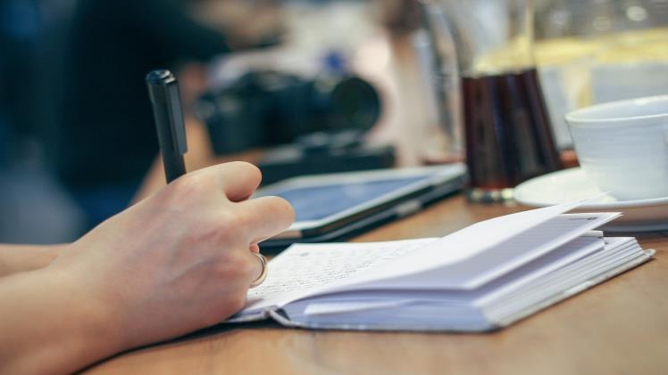 Ten Reasons Why Custom Essay Writing Can Help You Succeed in Your Studies