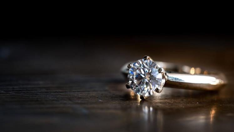 Engagement Rings – A Symbol of Love and Commitment